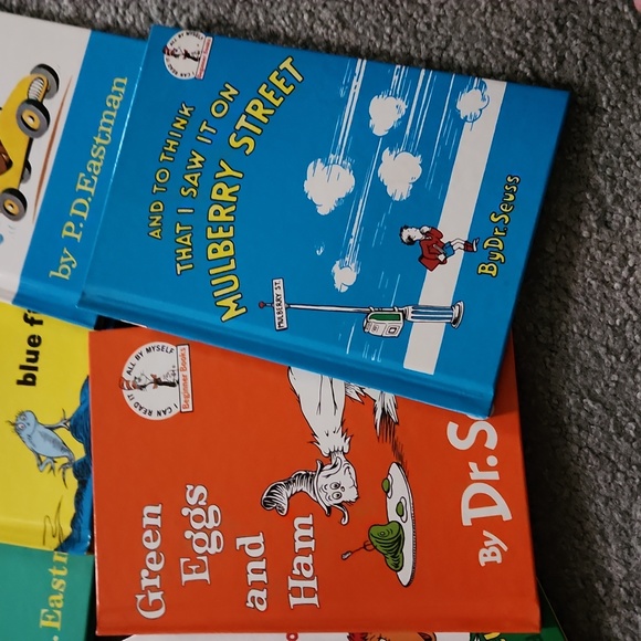 12 Dr Seuss hard back books - Picture 7 of 9